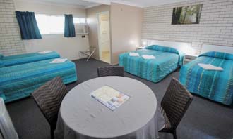 Accommodation Family Room 2 Binalong Motel 330x198px