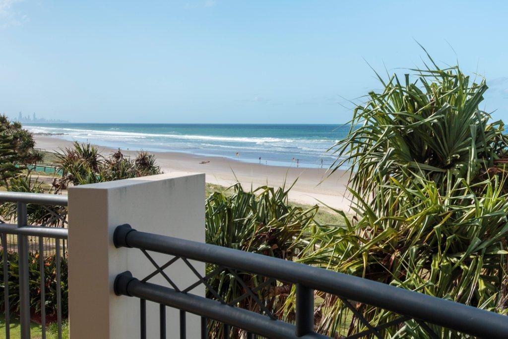absolute beachfront accommodation gold coast